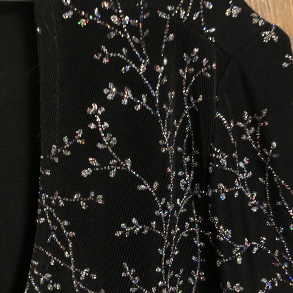 Social top - Picture 2 of 3